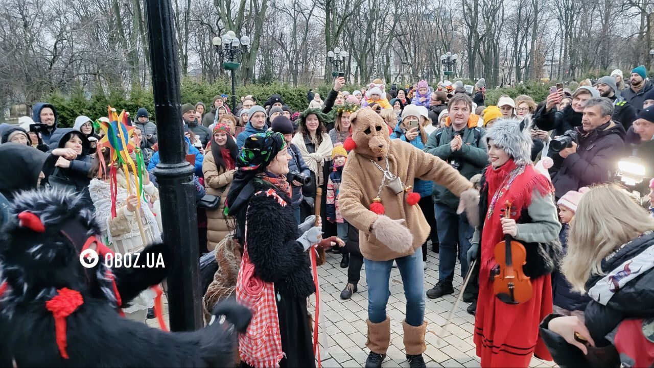 Центром Києва водили Маланку і збирали гроші на дрони для ГУР. Фото і відео