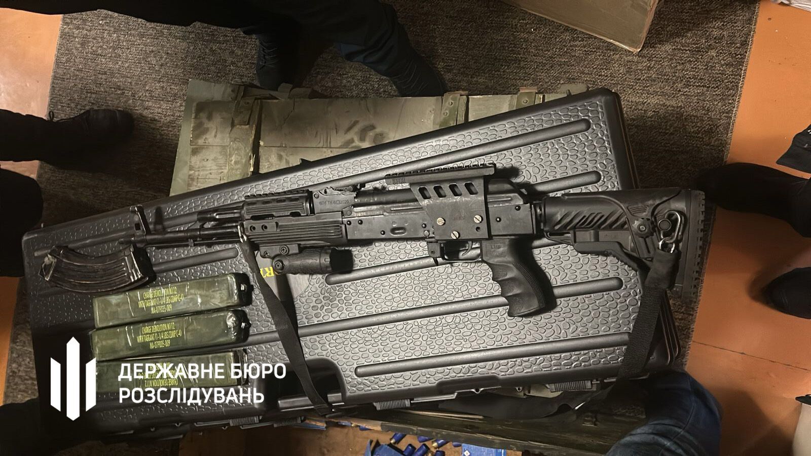 ДБР повідомило про підозру заступнику командира бригади, який заробляв на підлеглих: подробиці