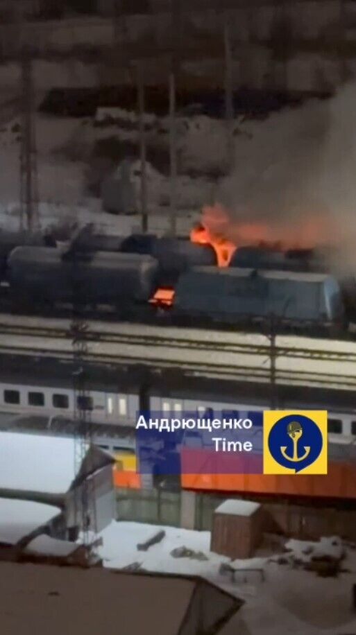 У Московській області сили спротиву спалили електропотяг і тепловоз: з'явилися подробиці. Відео 