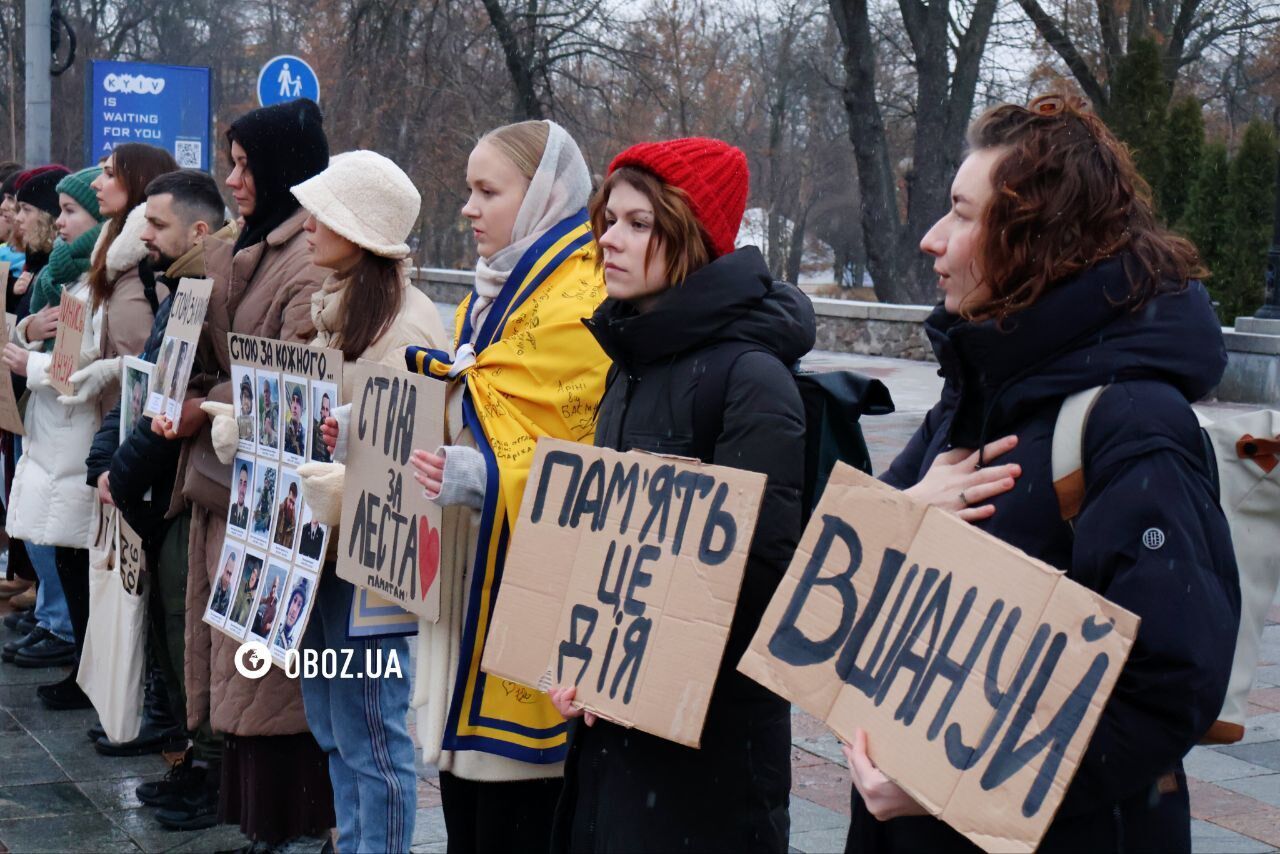 "Стою за...": у центрі Києва вшанували пам’ять загиблих захисників України. Фото та відео