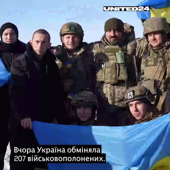 "Пам'ятаємо про всіх": Зеленський показав щемливе відео зі звільненими полоненими