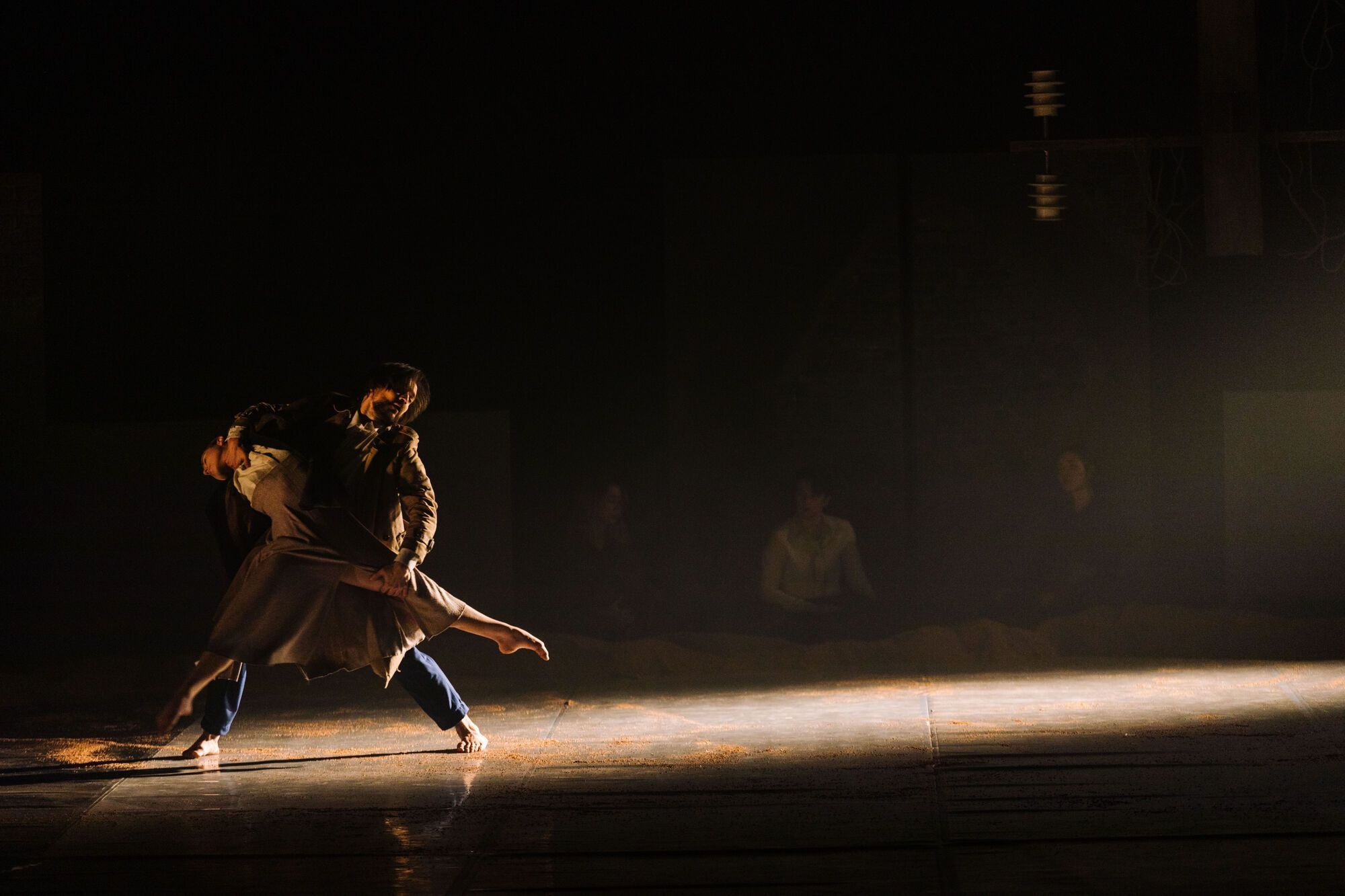 В Киеве показали современный балет "Д.І.М." о вынужденной миграции. Фото