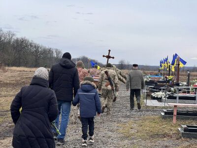 Бросился спасать побратимов и погиб сам: на Буковине попрощались с 33-летним воином Максимом Савицким