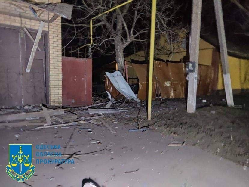 Россияне трижды за ночь атаковали Одессу беспилотниками: есть разрушения, пострадали люди