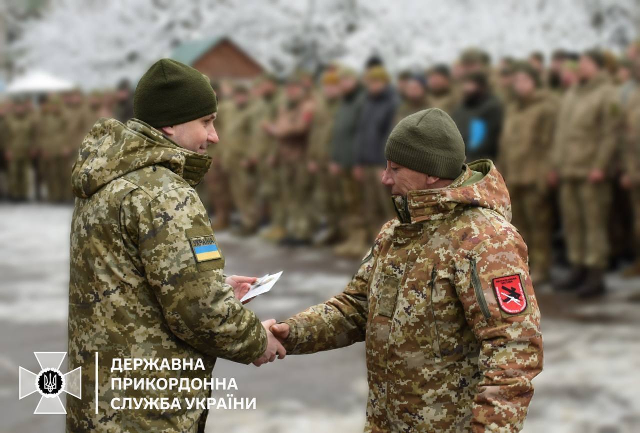 Пограничники Житомирского отряда получили государственные награды. Фото