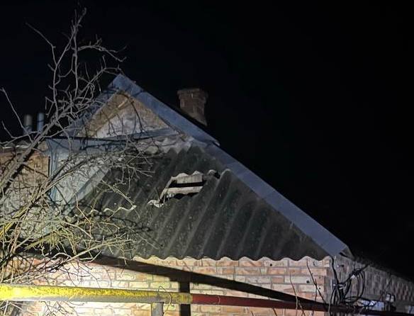 На Днепропетровщине из-за падения обломков дронов возник пожар: есть пострадавший. Фото
