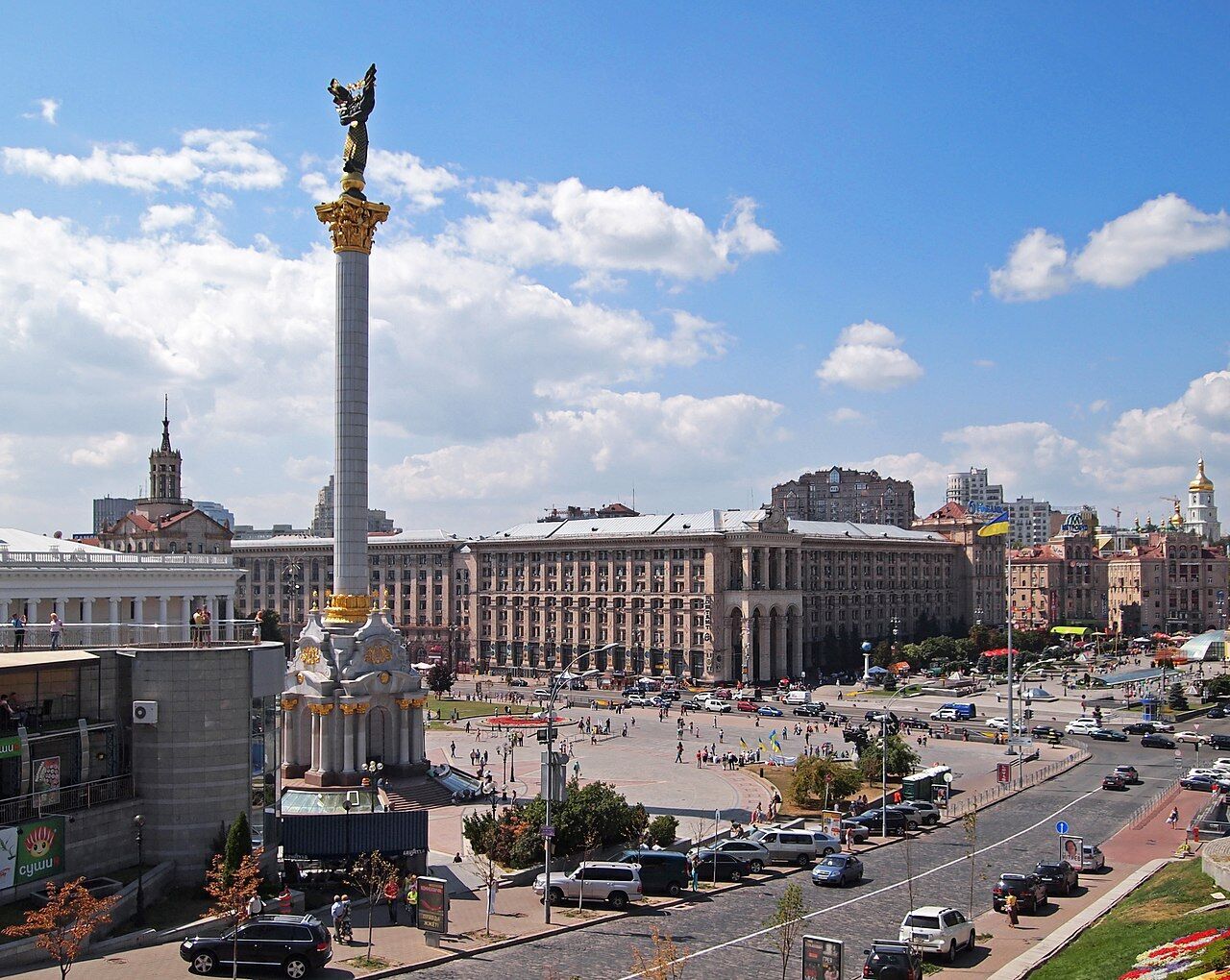 Без торгового центра и Монумента Независимости: как выглядела главная площадь Киева в 1950-х годах. Фото