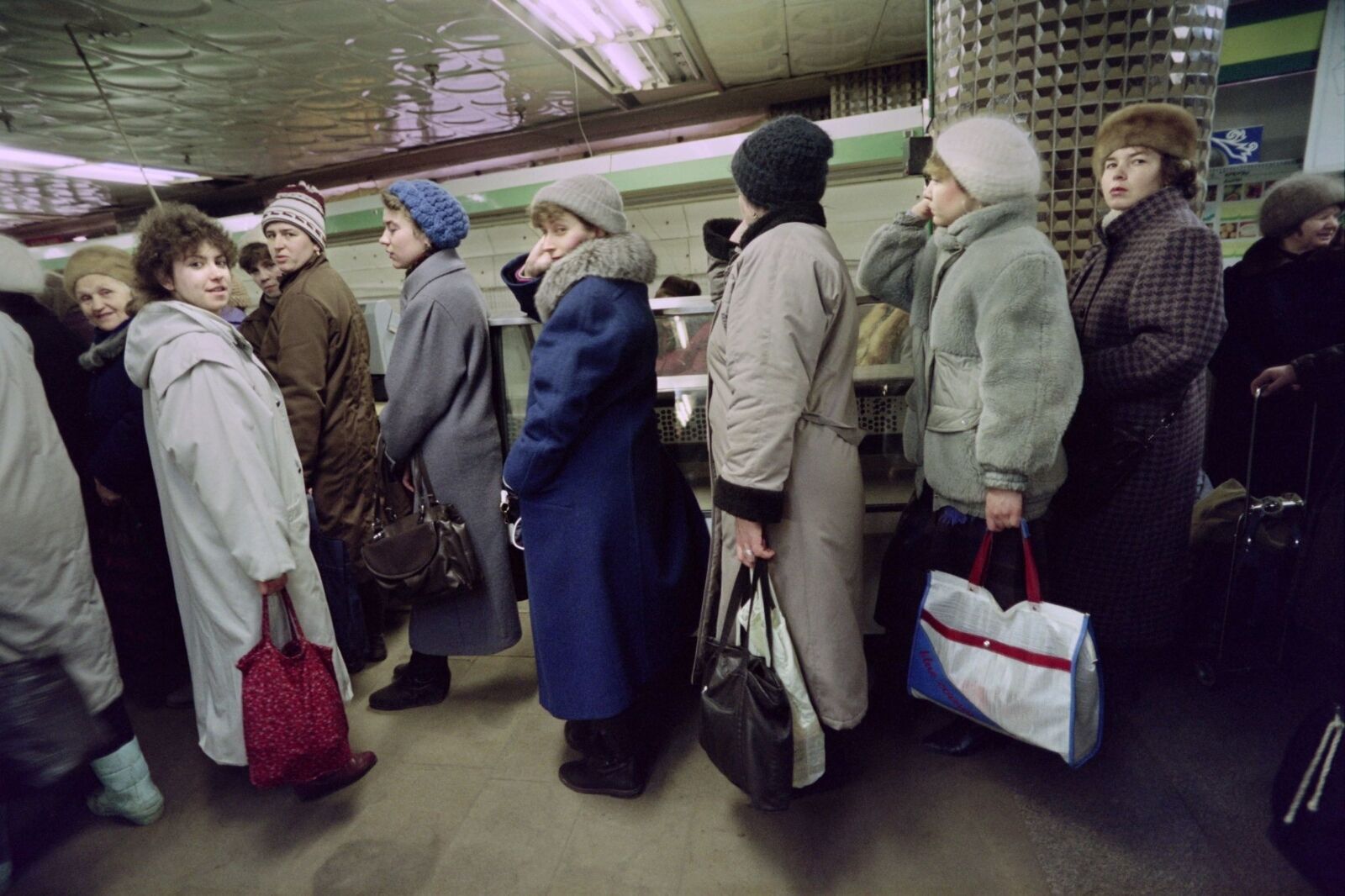 Їжте, не вдавіться: як насправді виглядали прилавки магазинів в останні роки життя СРСР 