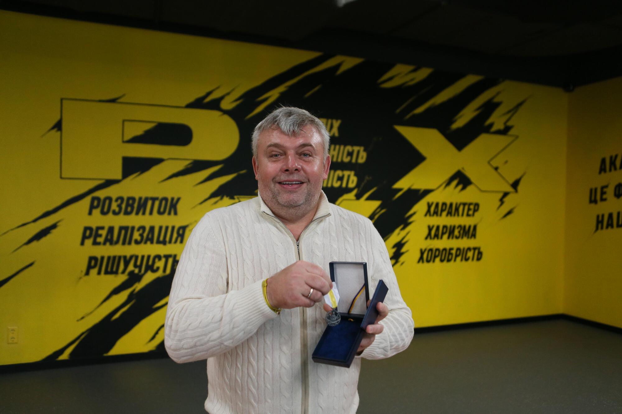 Григорій Козловський отримав нагороду від Валерія Залужного