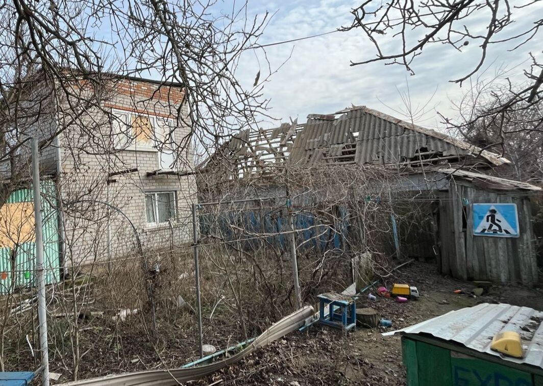 Оккупанты ударили по Никополю, повреждены дома: есть пострадавший. Фото
