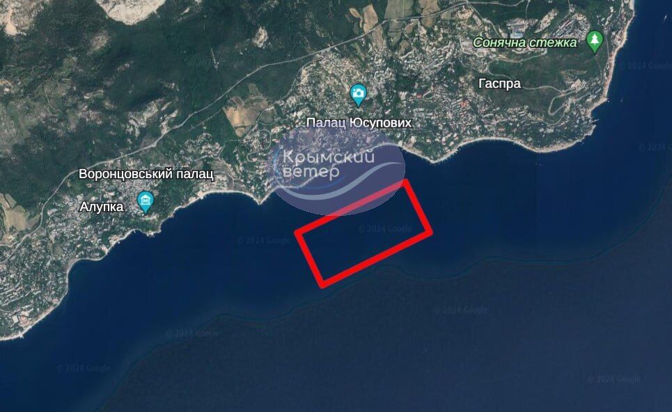 Затонув миттєво: у мережі показали момент атаки морських дронів на ВДК "Цезар Куников". Відео