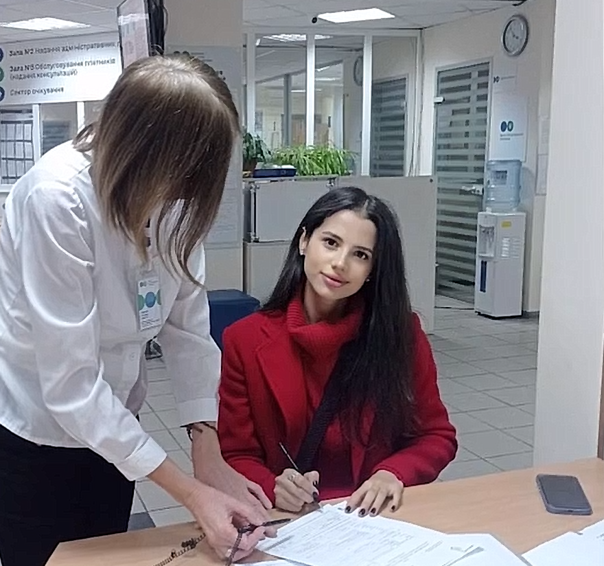 "Жахлива війна зруйнувала мій рідний дім": 19-річна українка Софія Шамія презентувала потужний ролик для "Міс Світу 2023"