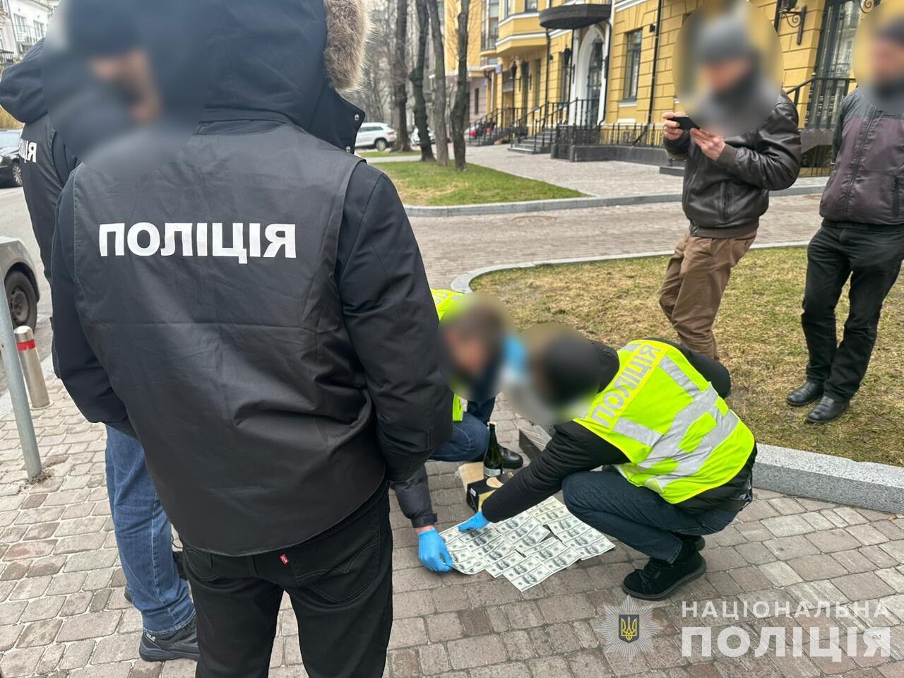 Организовал схему вывоза антиквариата из Украины: в Киеве был задержан чиновник Минкульта. Фото и видео