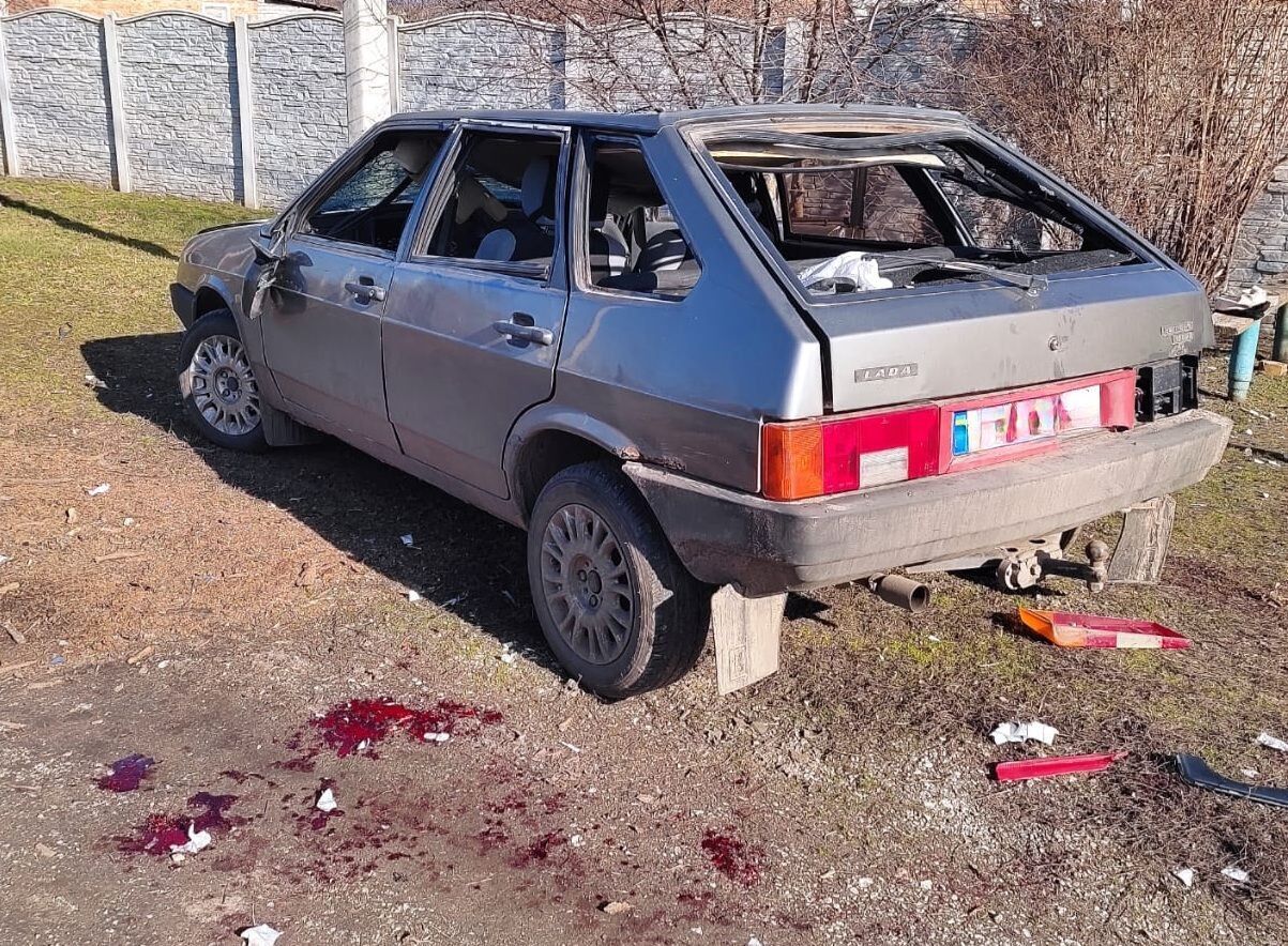 Оккупанты на Днепропетровщине атаковали дроном авто: пострадали два человека. Фото