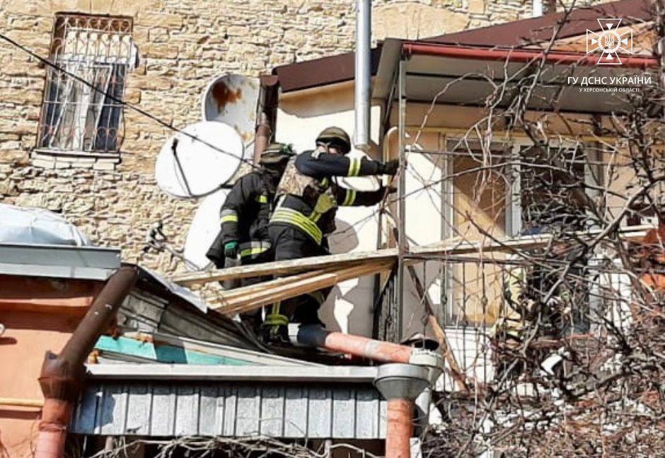 Оккупанты ударили по Херсону: есть погибший и раненые. Фото и видео