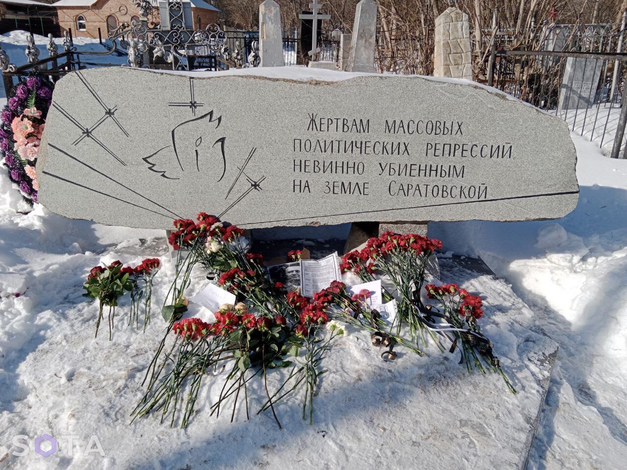 Соратники Навального подтвердили его смерть: в России начались задержания участников памятных акций. Фото и видео