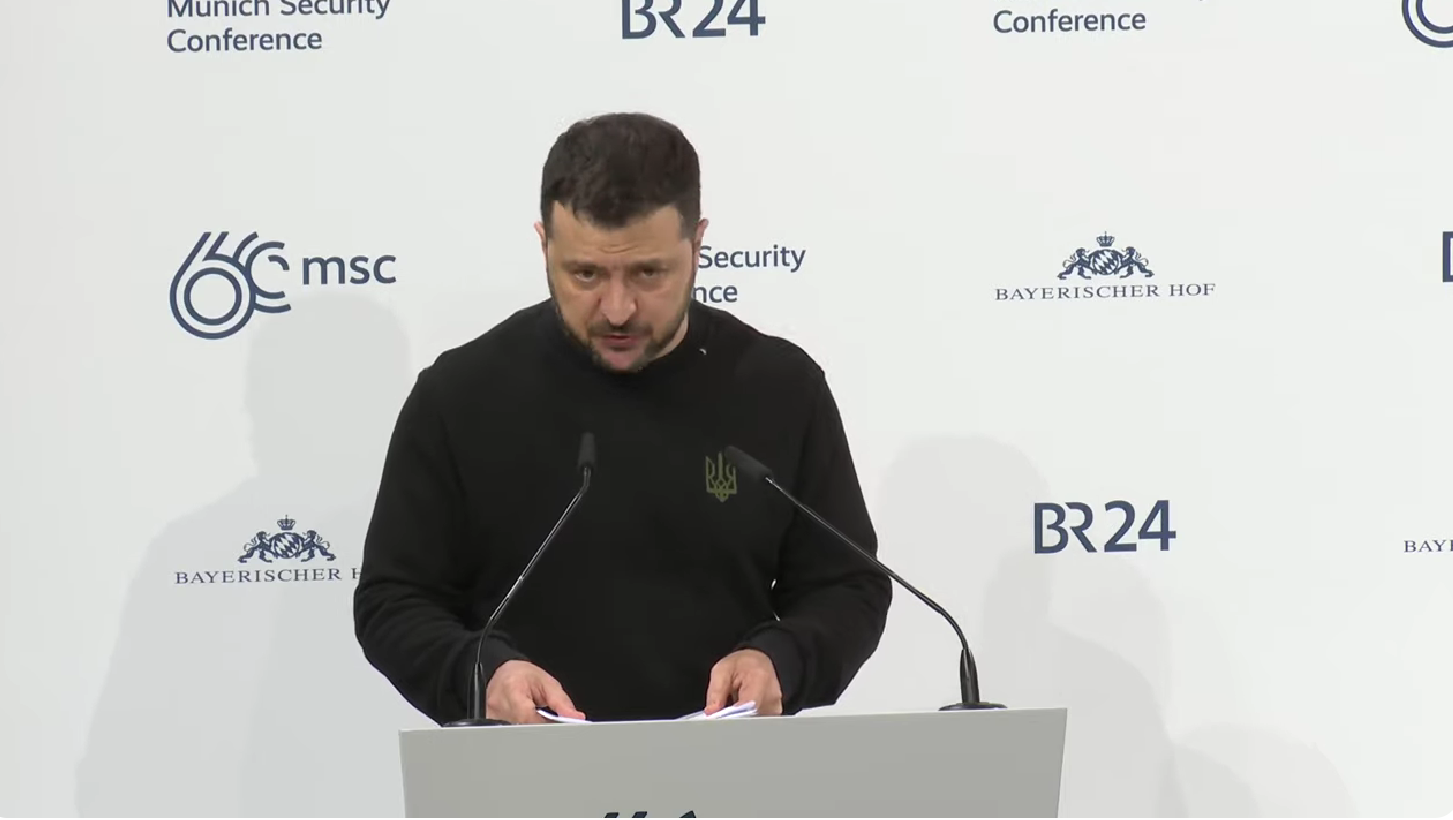 "Как долго мир позволит России быть такой?": Зеленский на Мюнхенской конференции призвал остановить агрессора и указал на риски для мира. Видео