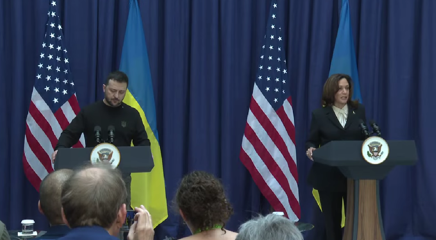 Обговорили збереження американської підтримки України: Зеленський у Мюнхені зустрівся з віцепрезиденткою США. Фото і відео
