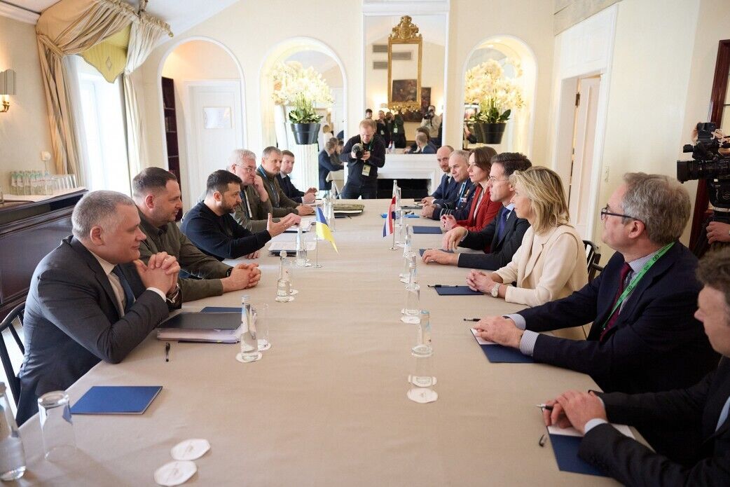 Обговорили подальшу оборонну підтримку України: Зеленський у Мюнхені зустрівся з прем'єром Нідерландів