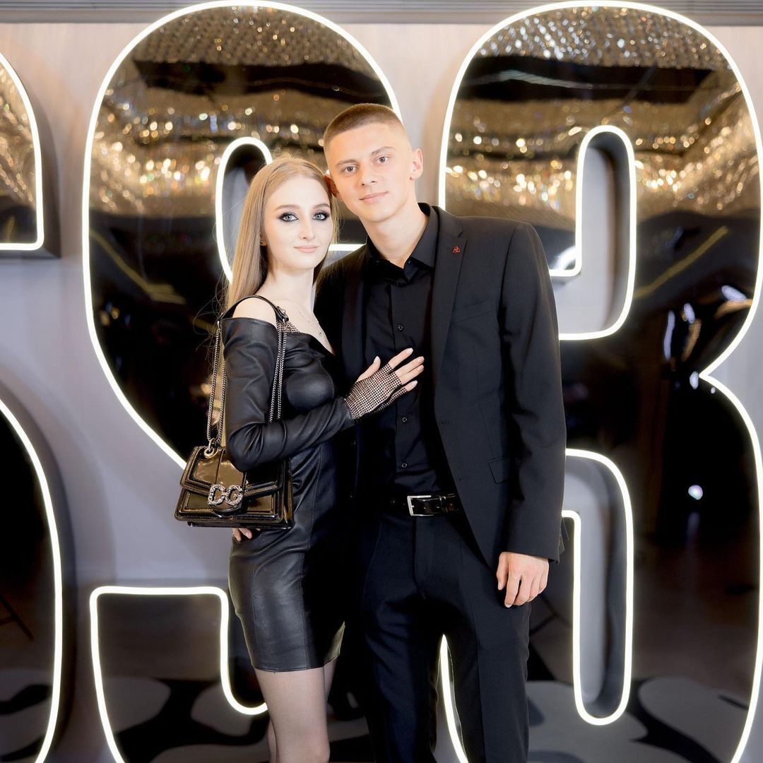 Миколенко одружився з дівчиною з Криму і показав фото