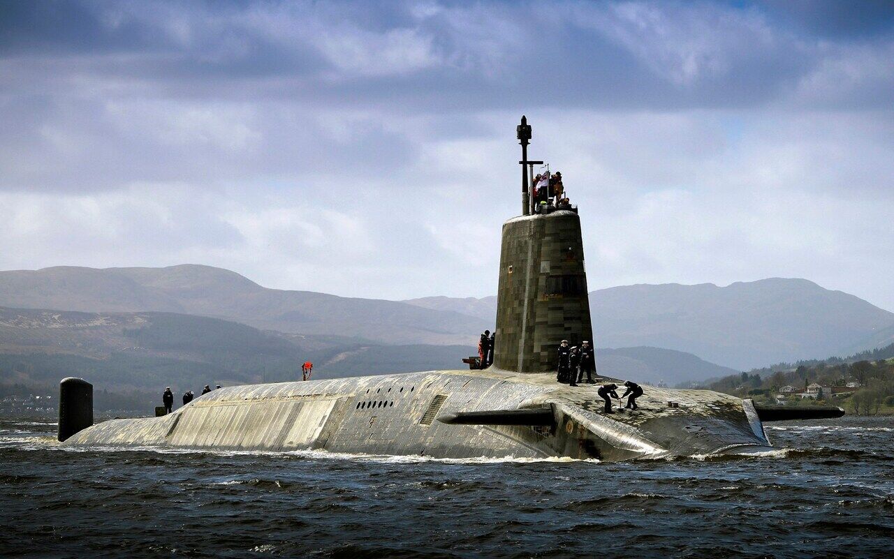 Великобритания впервые за восемь лет проведет испытания ядерной ракеты с подлодки: что известно