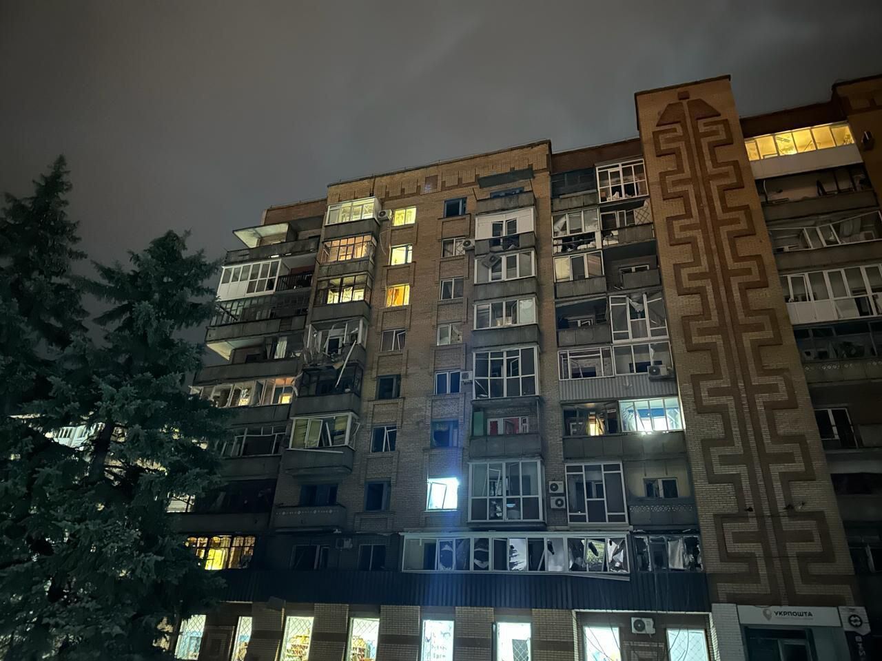 Росіяни обстріляли ракетами Краматорськ: є руйнування житлової забудови і поранені. Фото
