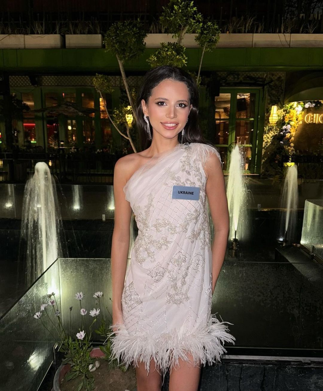 Участница "Мисс Мира 2023" от Украины София Шамия показала своих первых конкуренток на конкурсе в Индии. Фото