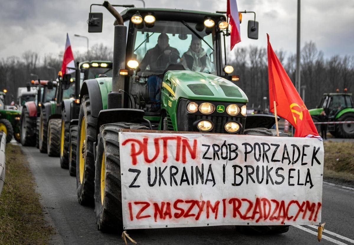 "Путин, разберись с Украиной, с Брюсселем и с нашим правительством": польские фермеры на границе пробивают очередное дно. Фото