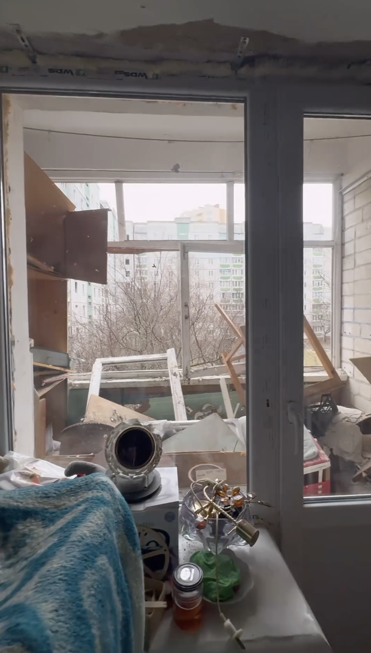 Зірка "Школи" Ірина Кудашова показала свою квартиру в Чернігові, яку вирішила "врятувати" Росія