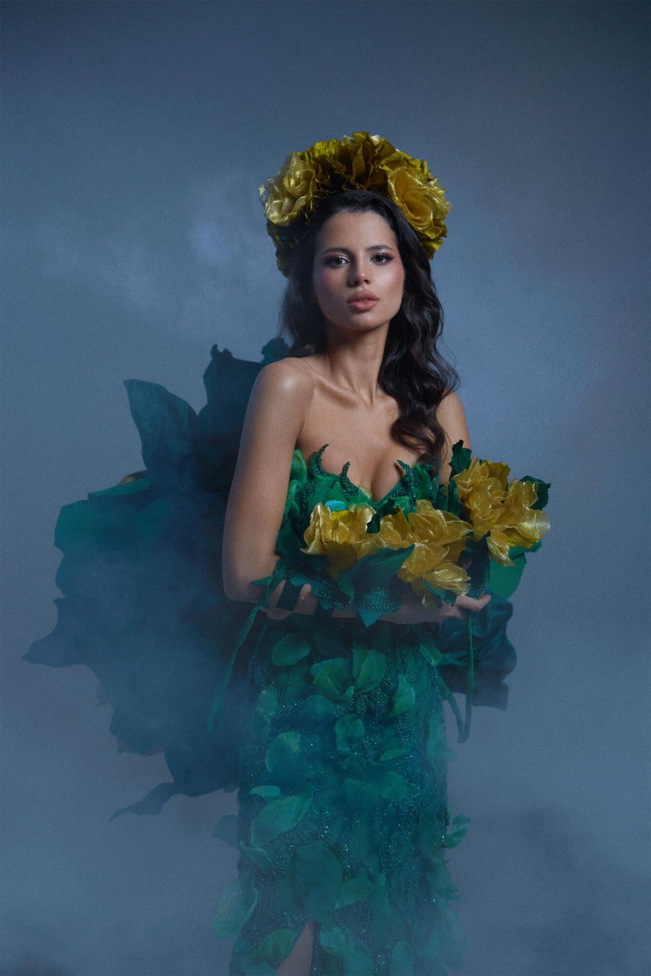 Українка презентувала національний костюм на "Міс Світу 2023": що символізує "Лісова пісня", яку створили під обстрілами в Харкові