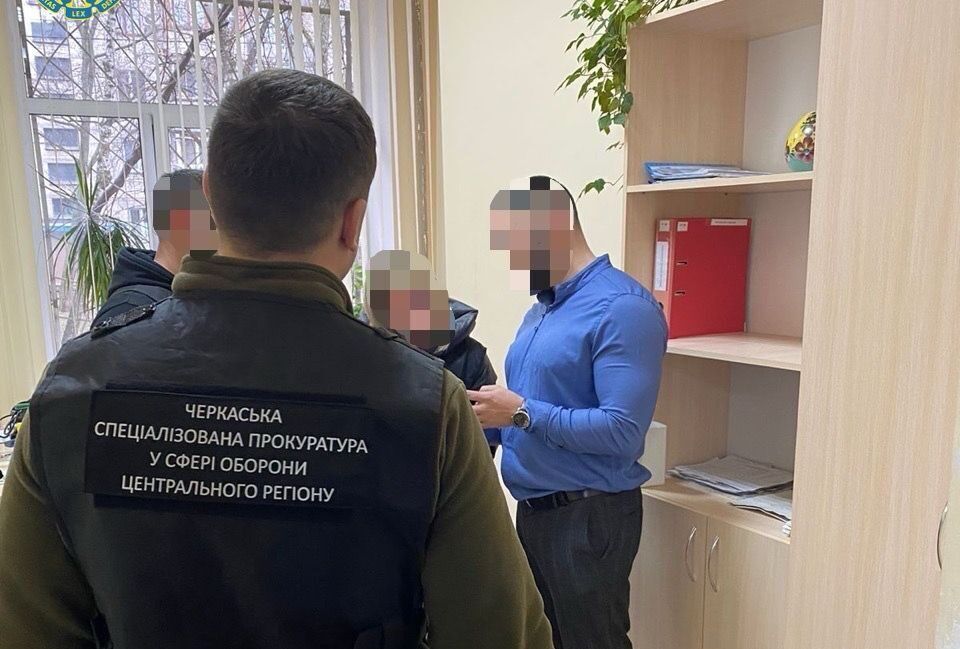 В Черкассах задержан член ВВК, который "продал" документы для уклонения от мобилизации за $7,7 тысячи