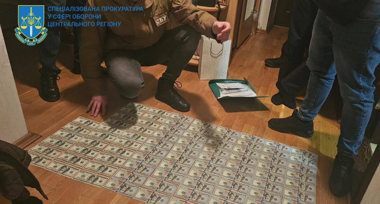 У экс-главы Черниговской областной ВВК обнаружили около $1 млн во время обысков: появились подробности. Фото и видео