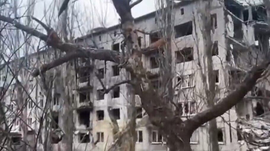 "Даже "добрый день" было противно слушать": коллаборантка из Авдеевки на фоне руин пожаловалась на ВСУ и расхвалила оккупантов. Видео