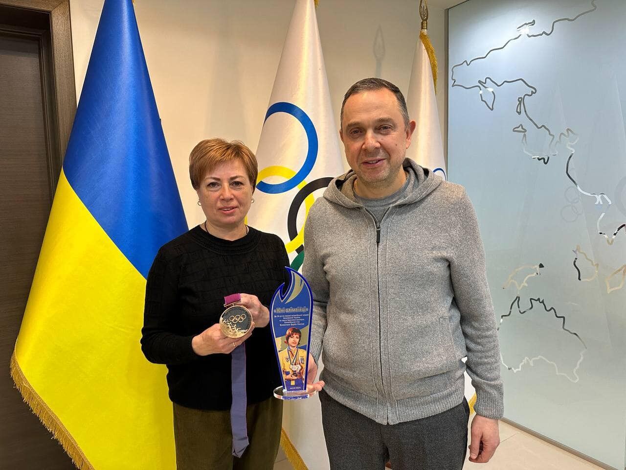 Історичну медаль у біатлоні українка здобула у чужих черевиках і після падіння суперниці: 30 років нашої першої незалежної нагороди ОІ