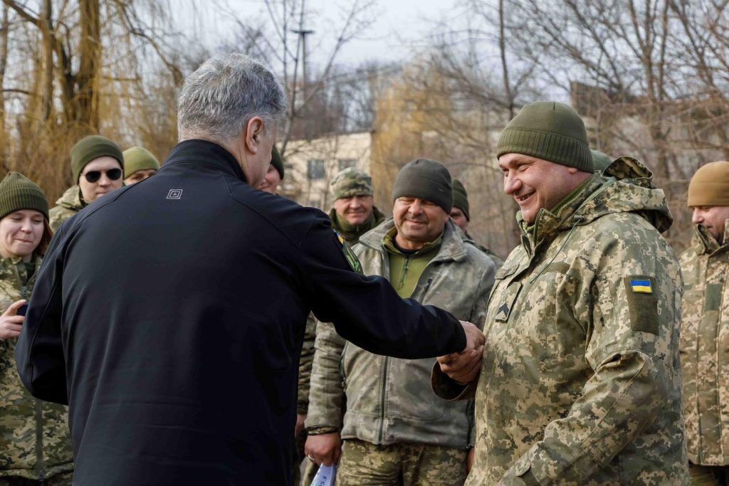 Порошенко усиливает бригады Сухопутных войск: защитники получили FPV-дроны, Mavic, грузовики, шины и необходимое снаряжение