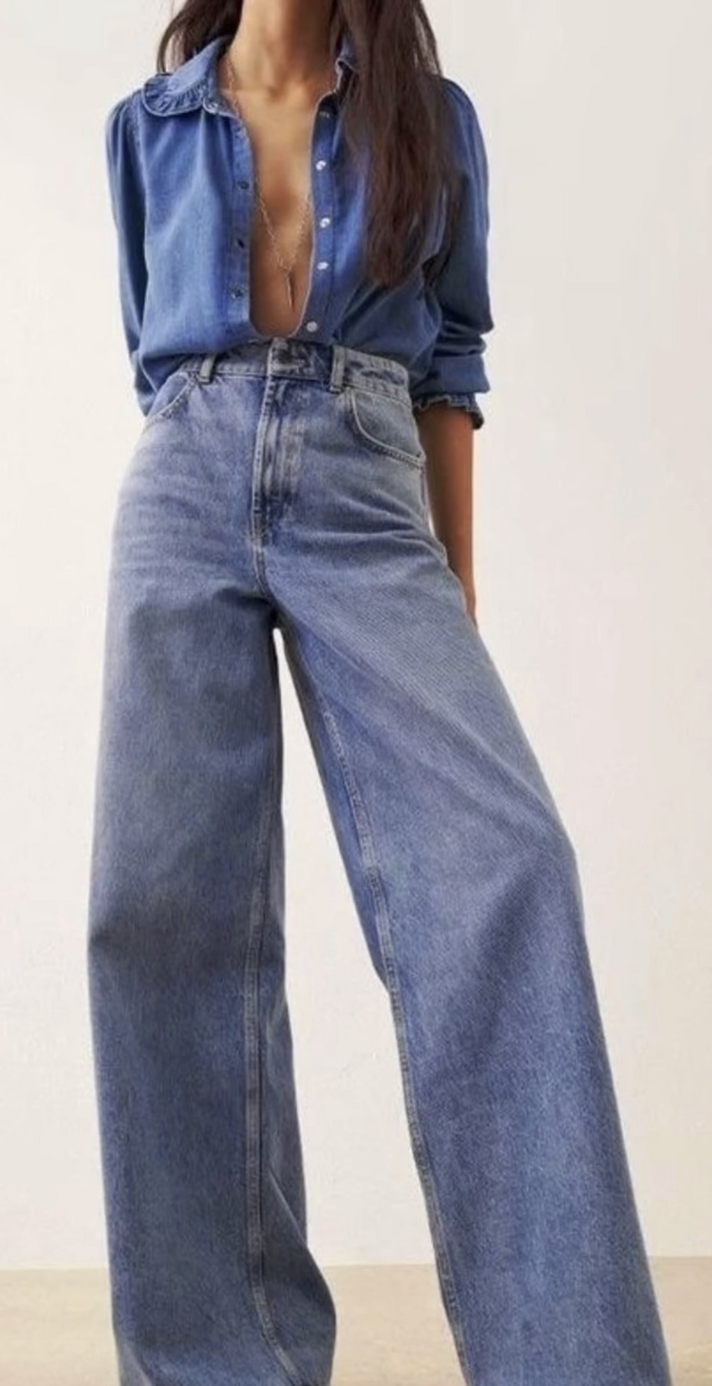 Какие джинсы будут модными весной 2024 года и как правильно их выбрать: одна роковая ошибка может испортить образ