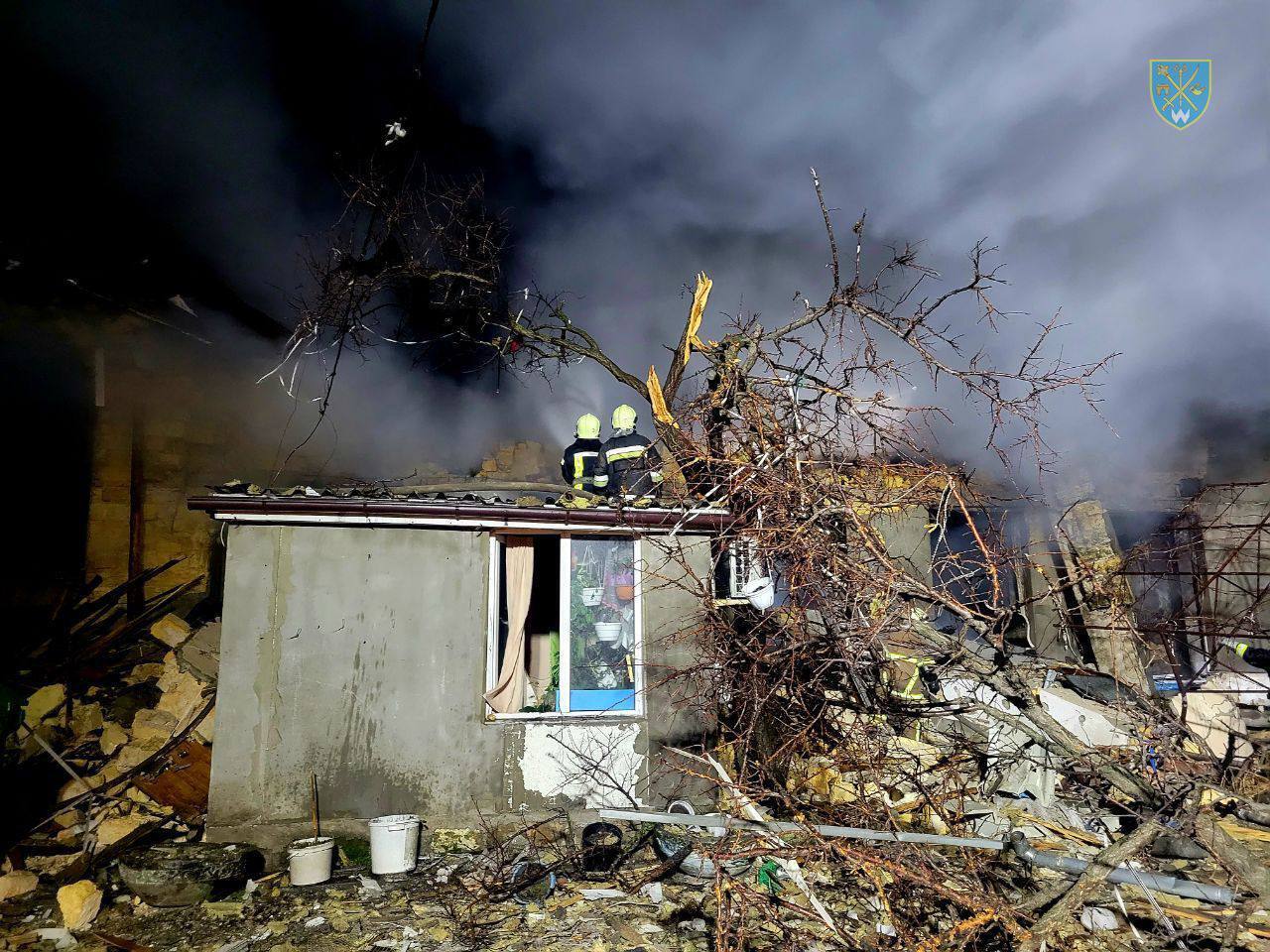 В Одессе вспыхнул пожар из-за атаки БПЛА: есть погибшие и разрушения. Фото и видео