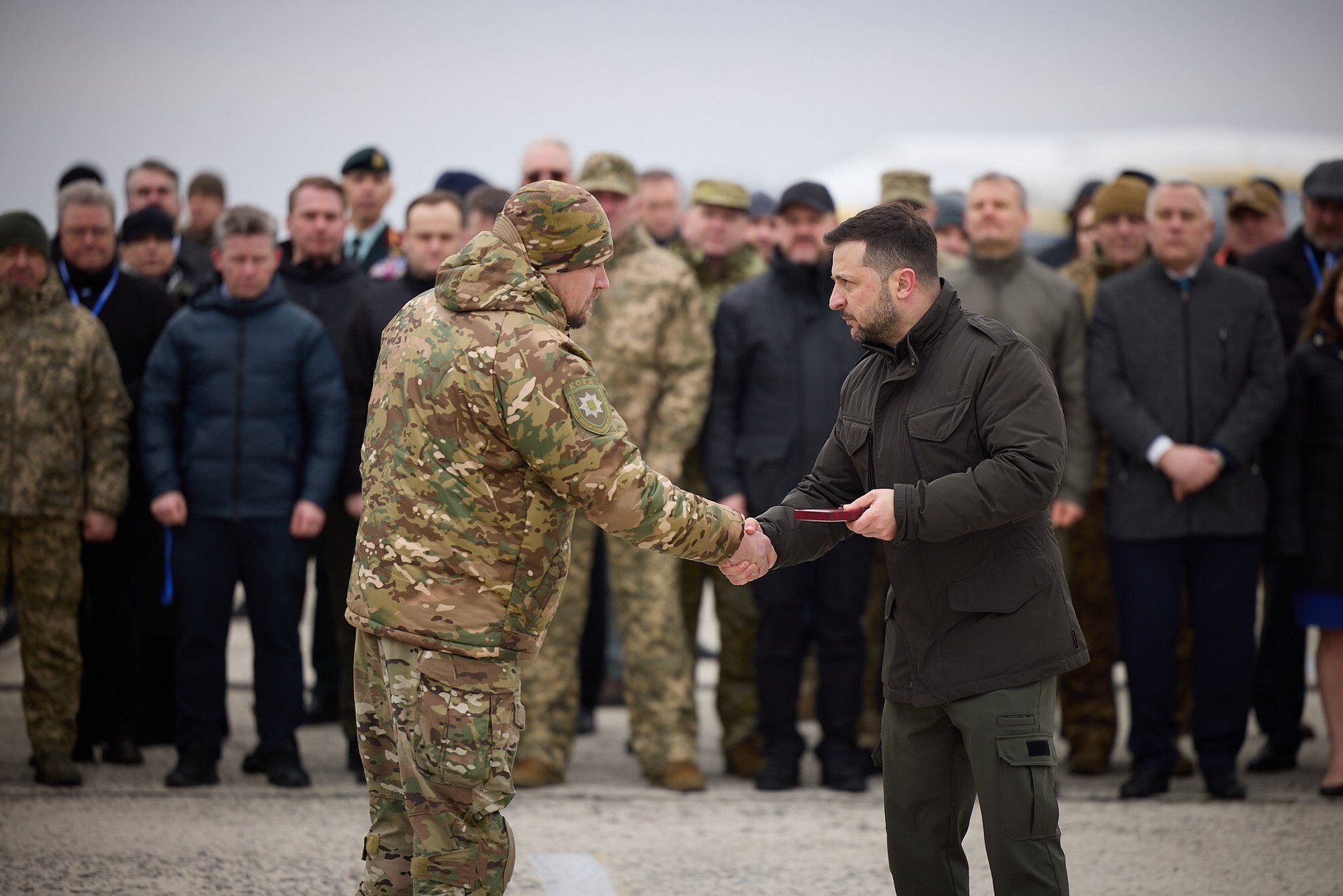 "Боремся и победим": Зеленский во вторую годовщину полномасштабного вторжения РФ встретился с партнерами с Запада и поблагодарил воинов