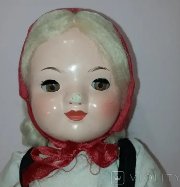 Куклу 1950-х годов хотят продать за 69 000 грн