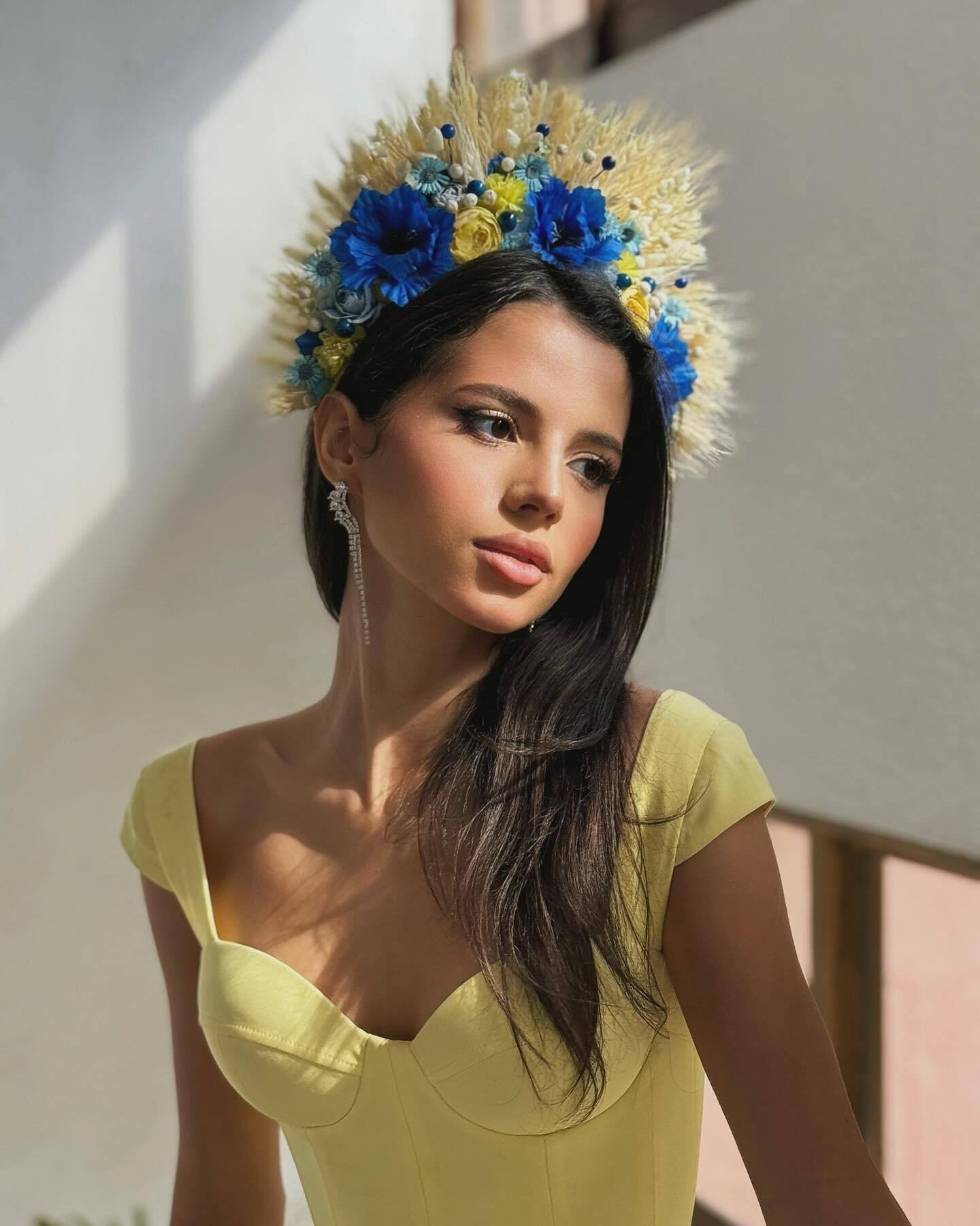 Украинка на "Мисс Мира 2023" поразила невероятно нежным платьем и веночком с колосьями за 1800 грн