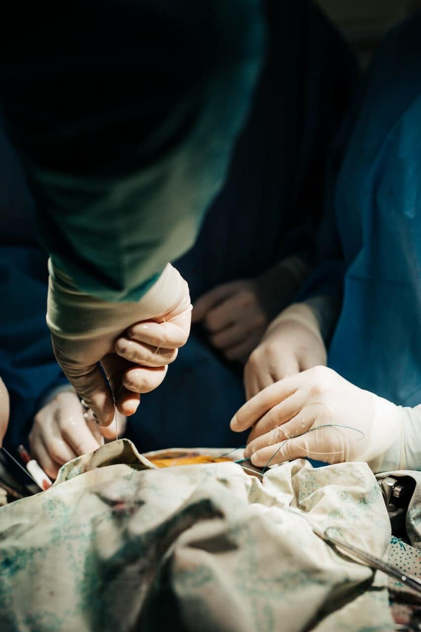 Сердце извлекли из грудной клетки: в Тернополе провели уникальную операцию украинскому военному. Фото