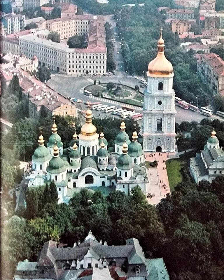 У мережі показали, який вигляд мали вулиці Києва у 1950-х роках на кольорових знімках. Архівні фото