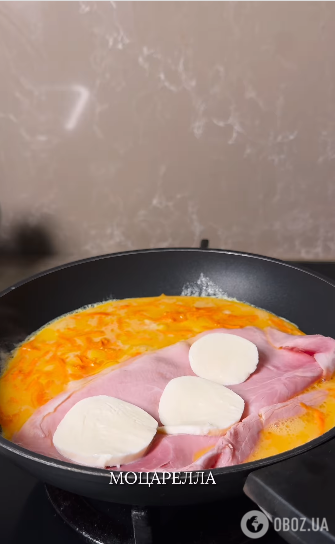 Сніданок з кількома видами сиру та шинкою за кілька хвилин: як приготувати