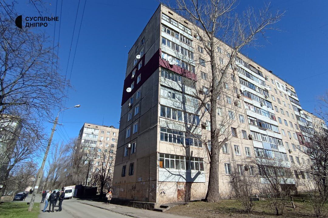 Медики до останнього намагалися реанімувати: у Кривому Розі 12-річна дівчинка випала з вікна багатоповерхівки і загинула