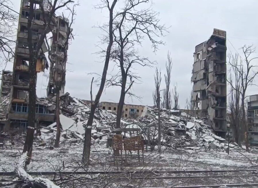 "Тих, хто вижив в Авдіївці, фактично взяли в заручники": що російські окупанти збираються робити зі зруйнованим ними містом