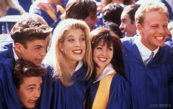 От "Альфа" до "Беверли-Хиллз, 90210": 10 культовых сериалов, которые смотрела почти вся молодежь 90-х