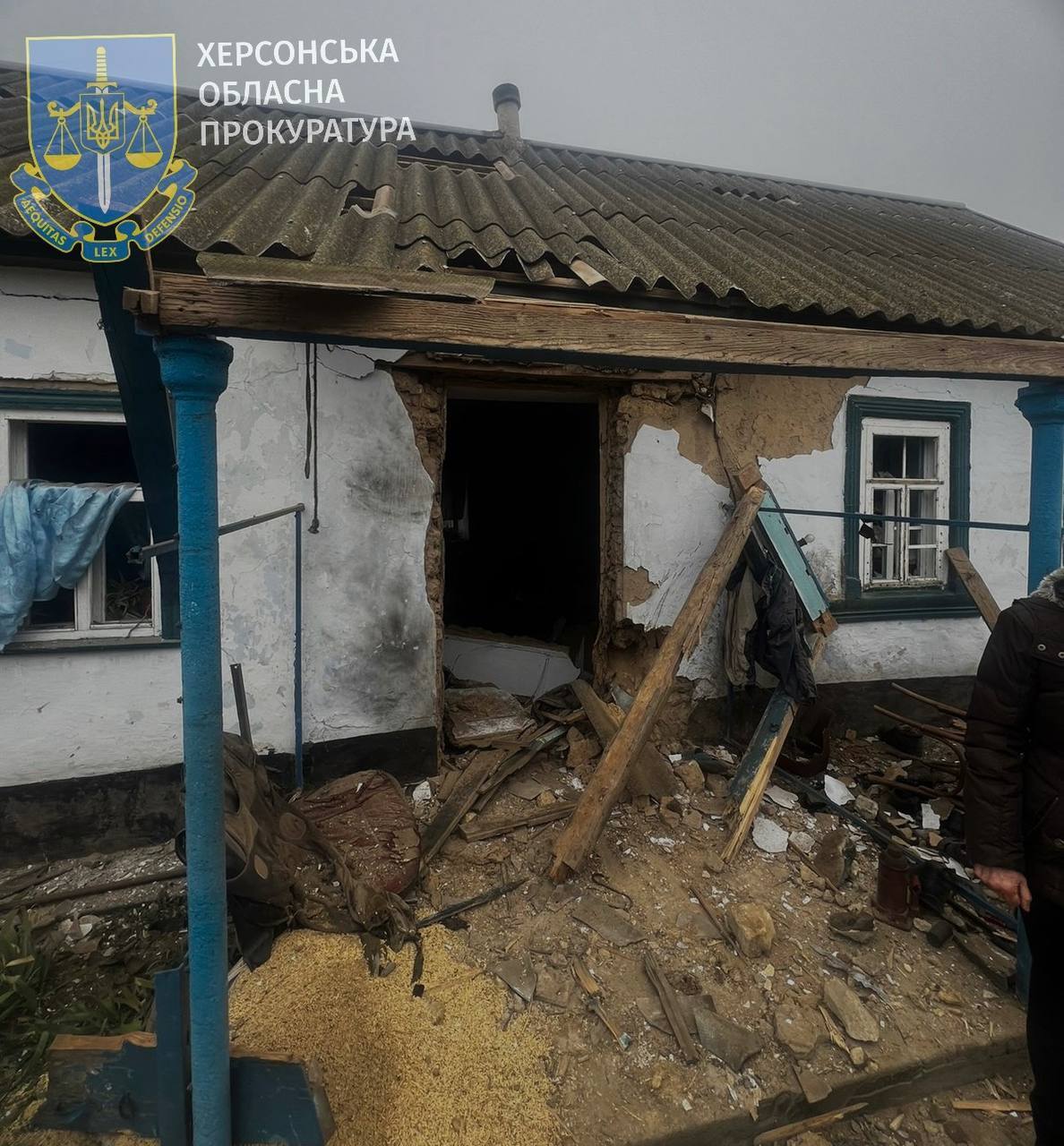 Оккупанты утром ударили по Херсонщине: повреждены жилые дома, погиб мужчина. Фото