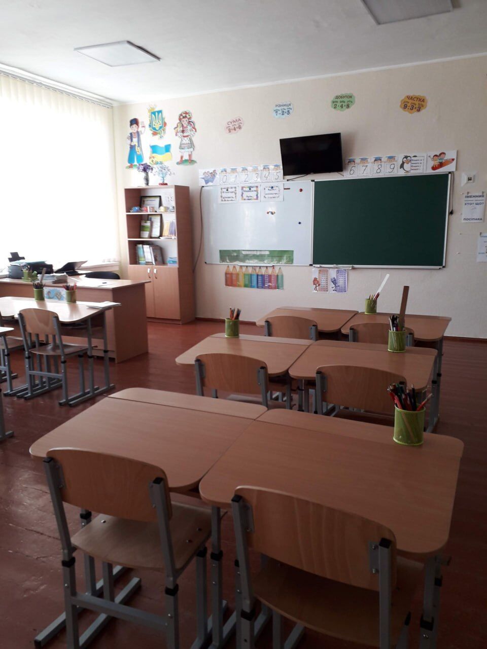 У селі на Полтавщині "з метою економії" хочуть закрити гімназію, тоді як голова ОТГ отримує майже мільйонну зарплату