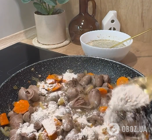 Как вкусно приготовить куриные сердечки на сковородке: получатся очень мягкими