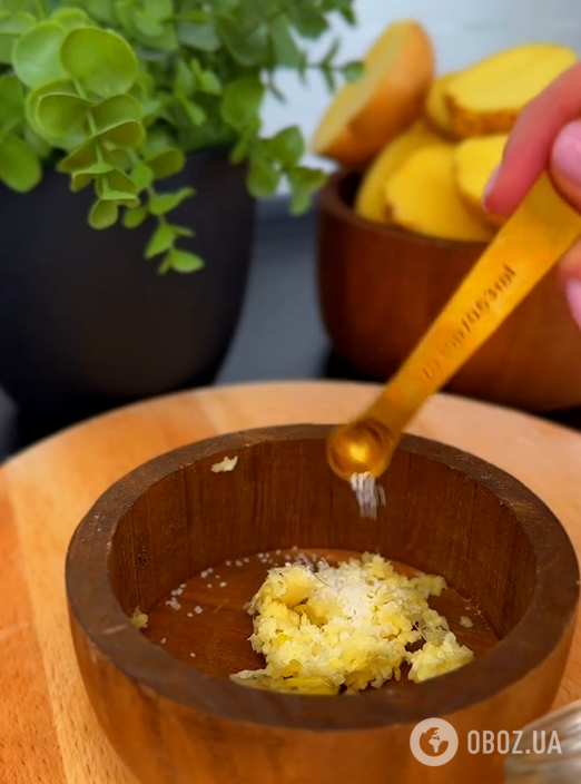 Вкуснее чем по-селянски: хрустящий и золотистый картофель с сыром в духовке